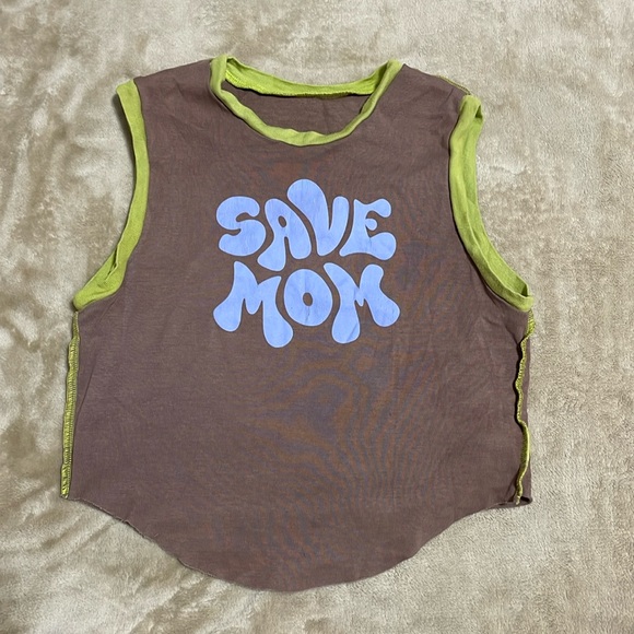 Mauve Purple 90s printed 'Save Mom' graphic cropped Tank Top - Picture 1 of 6